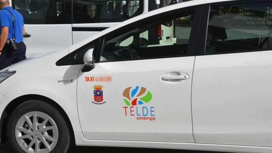 Rompen el cristal de un taxi para robar la recaudación en Telde