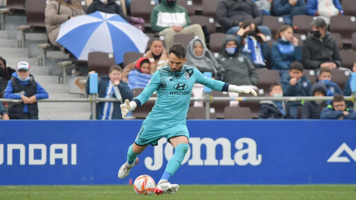 René Román, futbolista del Baleares, durante el encuentro del pasado domingo frente al Alcoyano.