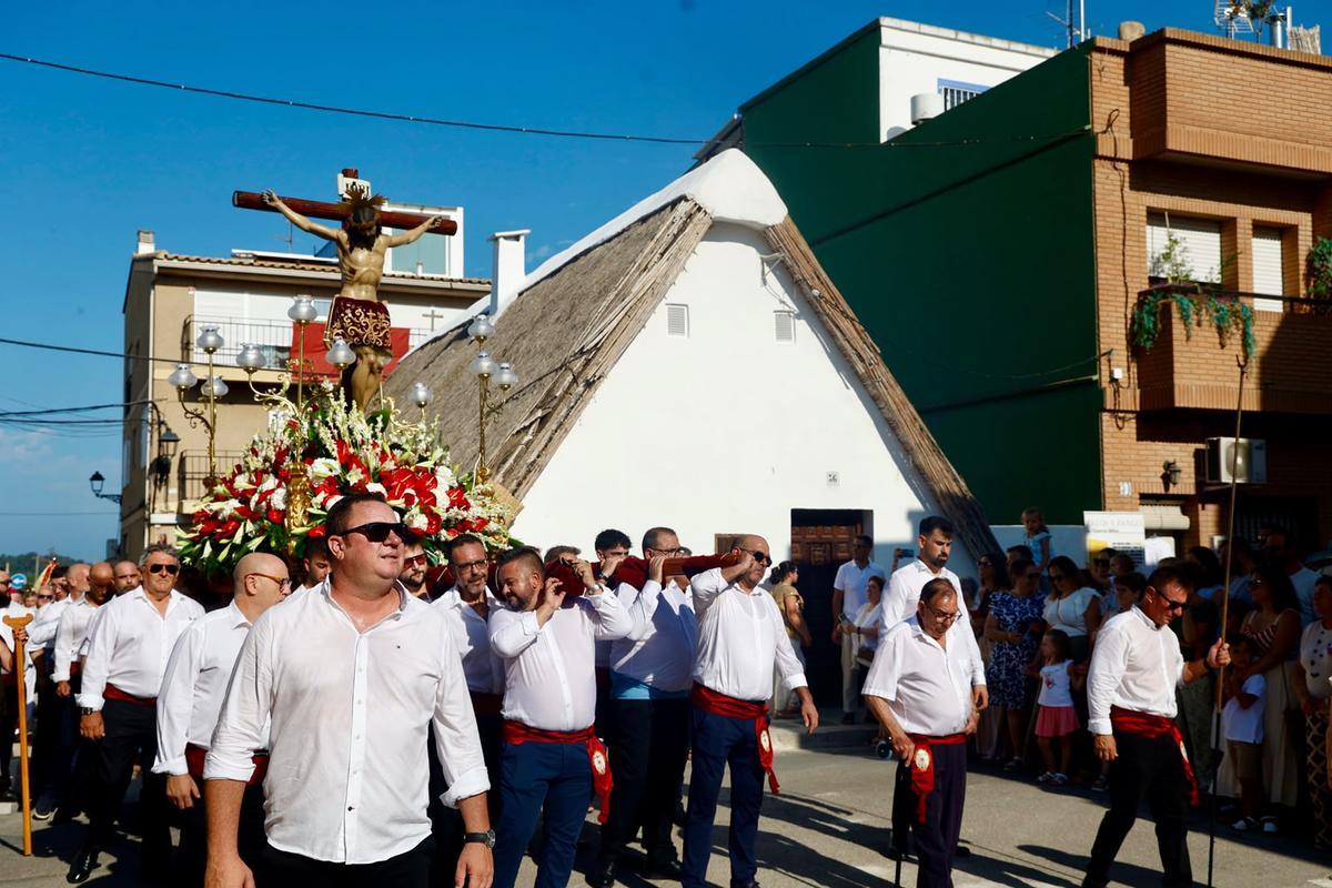 Homenaje al Cristo de la Salud en el 50 aniversario de su romería por l'Albufera