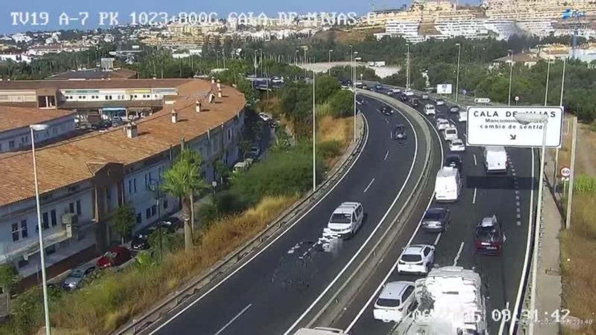 Retenciones en la Cala de Mijas por la caída de un cable