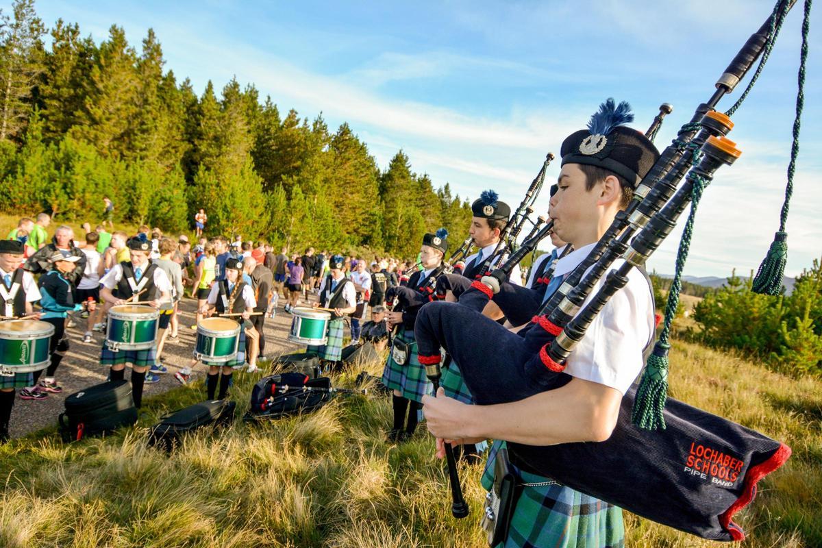 Los mejores gaiteros amenizan estos juegos convirtiéndolos en una gran fiesta