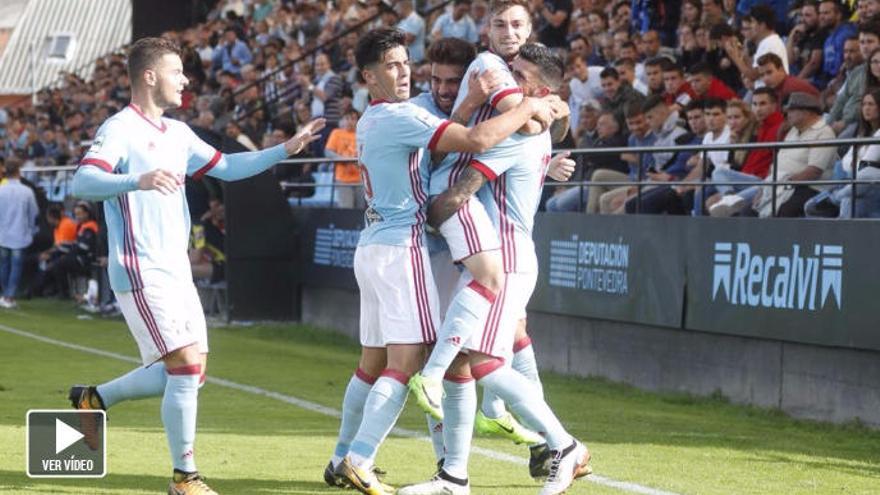 Los jugadores del Celta B celebran un gol. // @RCCelta