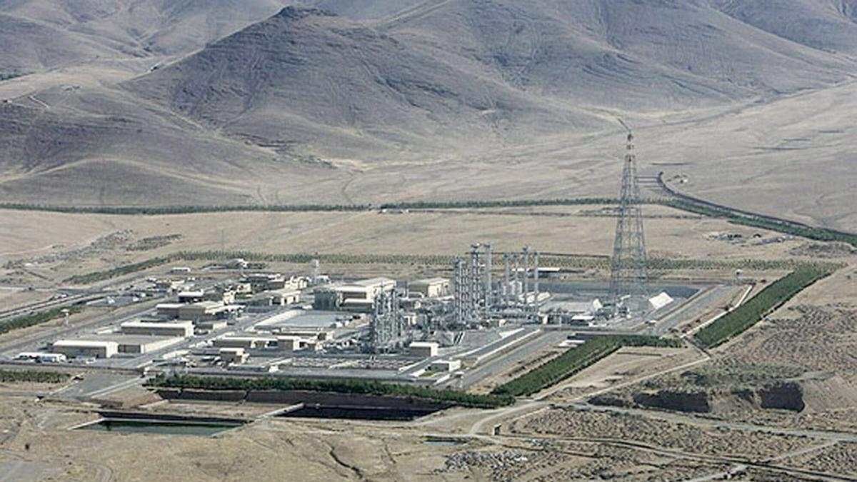 Fotografía aérea de la planta en la zona de Arak, al suroeste de Teherán, para la producción del agua pesada, en el centro de Irán.