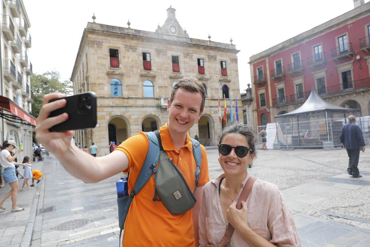Turistes en Xixón.