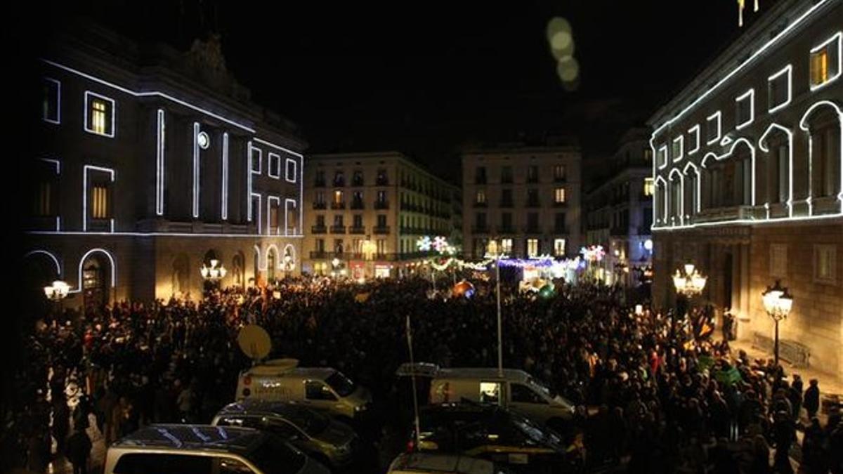 Manifestación de SomEscola en la plaza Sant Jaume de Barcelona.