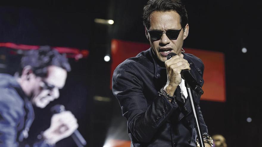 A Marc Anthony se la juega la espalda