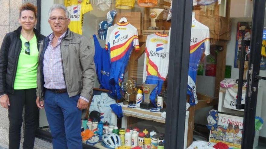 Vuelta Ciclista a España: Riosa homenajea al primer ganador en el Angliru, &quot;el Chava&quot; Jiménez