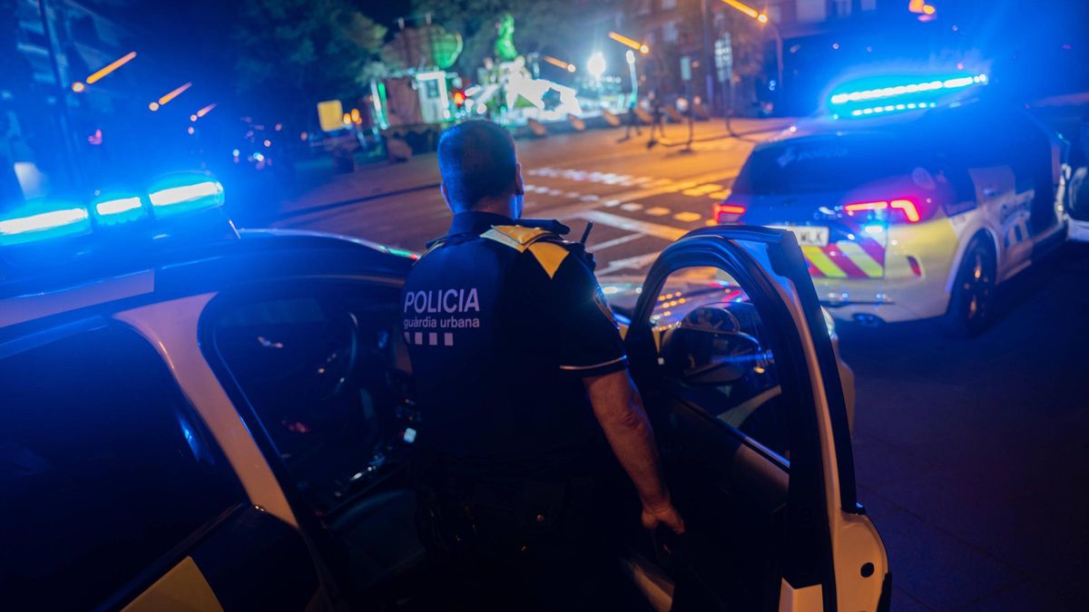 La Guardia Urbana patrullando por 'itinerarios seguros'