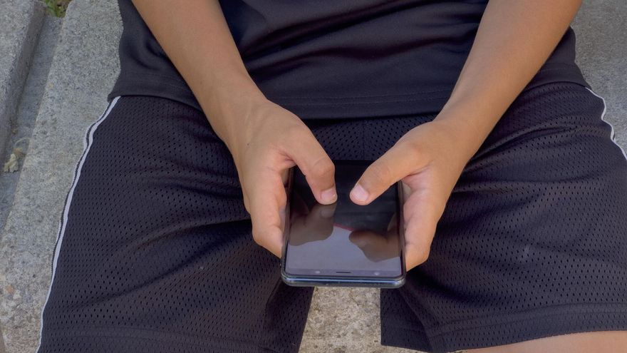 El PP aprueba el plan contra el acceso infantil al porno entre críticas por incluir un &quot;pin parental disfrazado&quot;