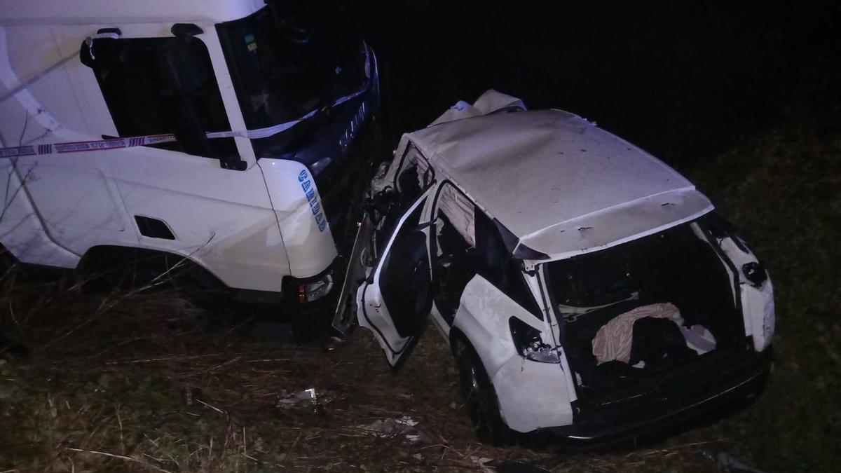 Els dos vehicles implicats en l'accident mortal de Gualta.