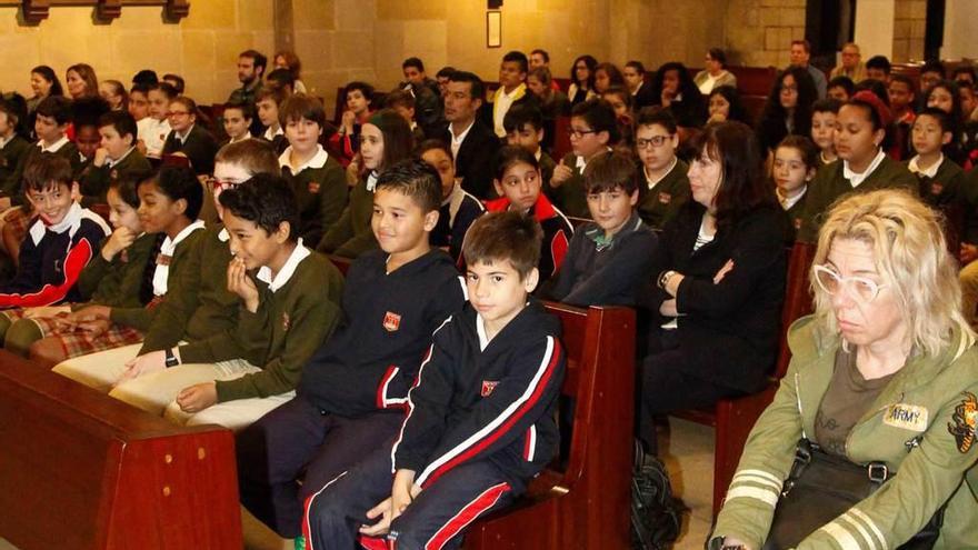 Participantes en la fiesta del colegio Quirinal.