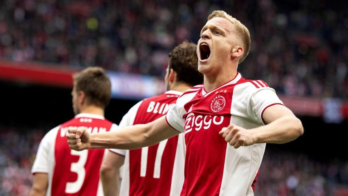 Van de Beek volverá a jugar con el Ajax a pesar de estar negociando con el Madrid