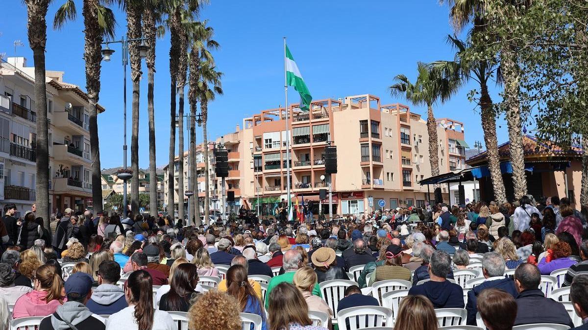 Cientos de personas celebraron el Día de Andalucía en Torrox.