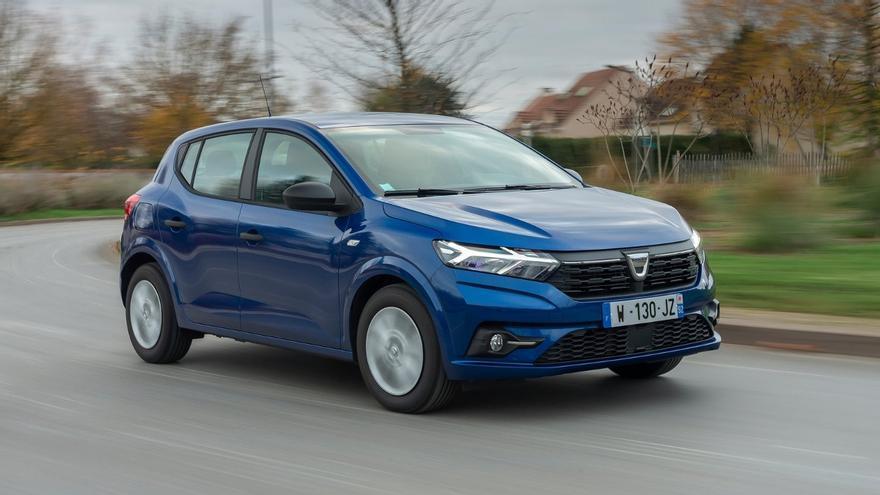 LIMPIEZA INTERIOR COCHE  El truco definitivo para limpiar las alfombrillas  del coche y que parezcan nuevas