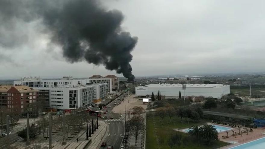 Incendio en el depósito de contenedores de La Cartuja