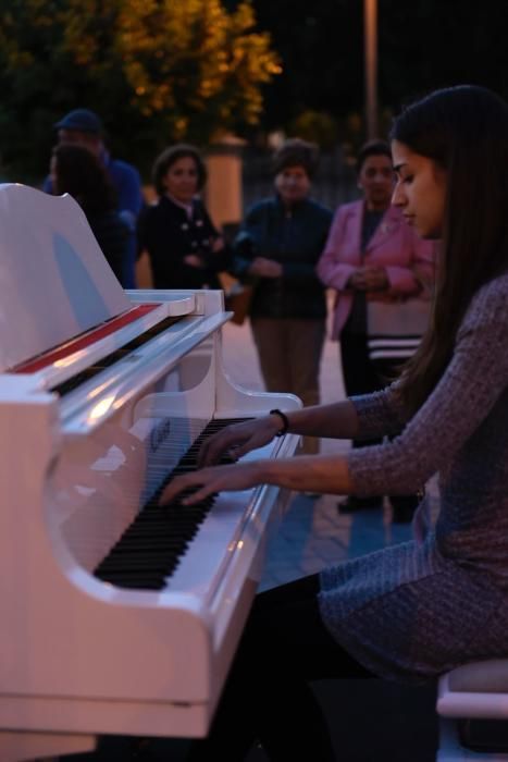 'Pianos en la calle' Paseo Escultor González Moreno