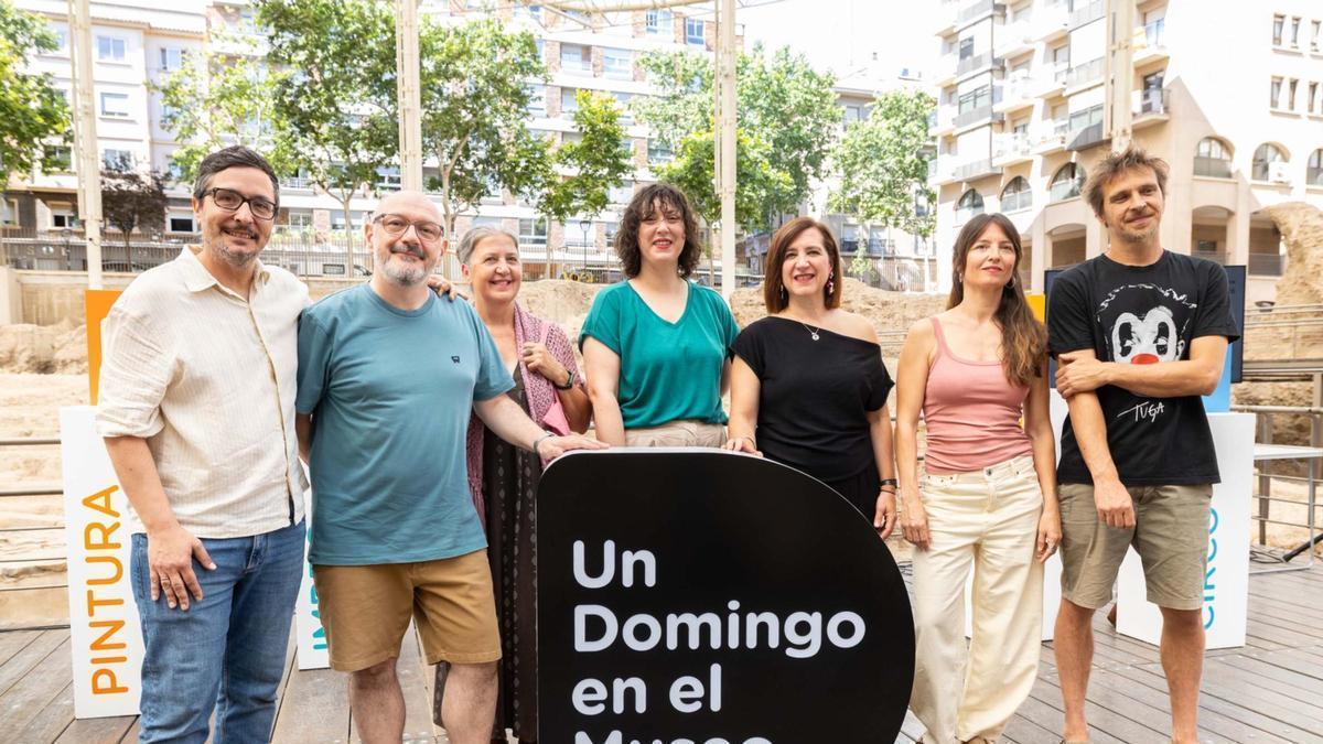 La consejera de Cultura, Educación y Turismo, Sara Fernández, en la presentación de la programación de 'Un domingo en el museo' para el segundo semestre de 2026, en el Museo del Teatro de Caesaragusta.