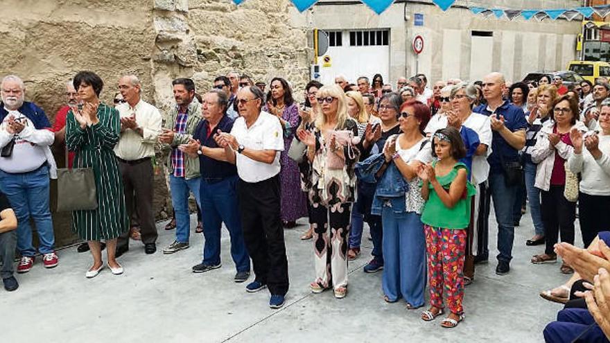 Homenaje a Carmen Pesqueira &quot;A Capirota&quot; en la plaza que lleva su nombre