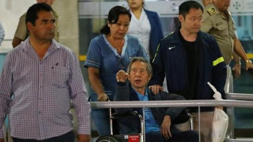 Fujimori sale de la clínica tras ser indultado por razones humanitarias