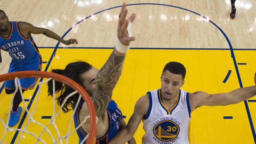 Otra noche &quot;mágica&quot; de Curry y triunfal de los Warriors