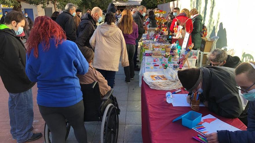 Mercadillo benéfico en San Vicente.