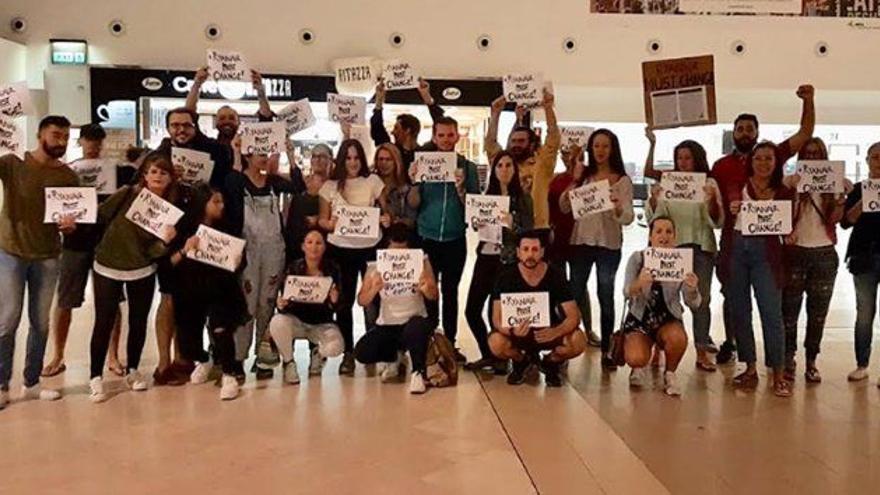 Huelga de trabajadores de Ryanair en 2018 en el aeropuerto de Lanzarote.jpeg