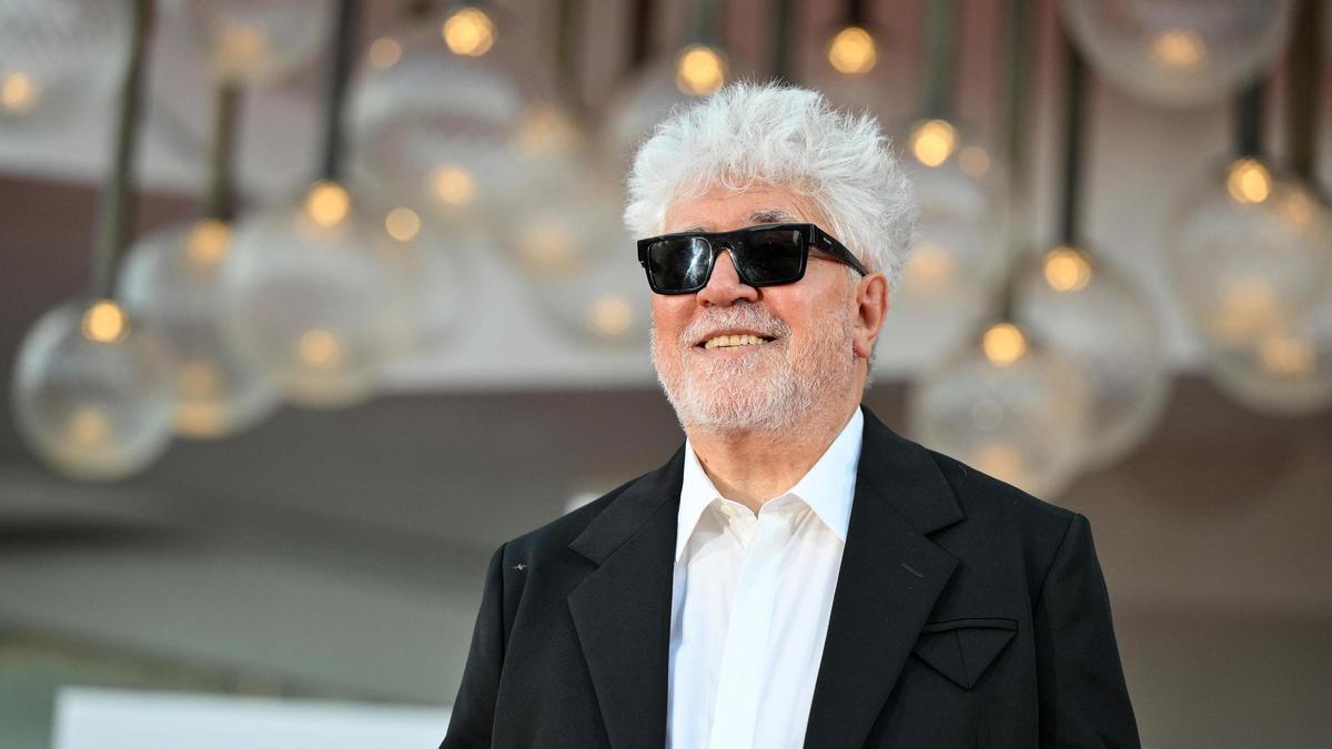 Pedro Almodóvar en la alfombra roja de la Bienale de Venezia