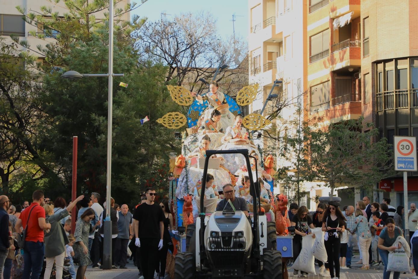 Así ha sido la cabalgata del fin de las fiestas patronales de Sant Vicent en la Vall d'Uixó