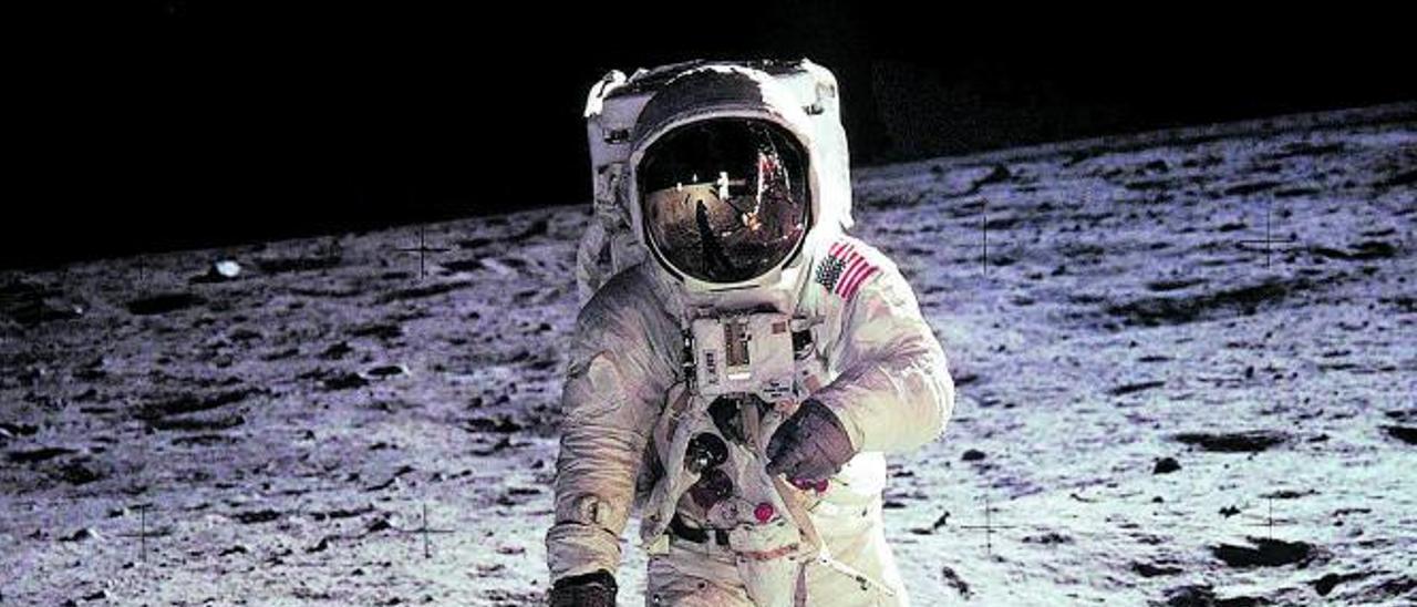 Aldrin, en su paseo lunar con Armstrong en 1969.