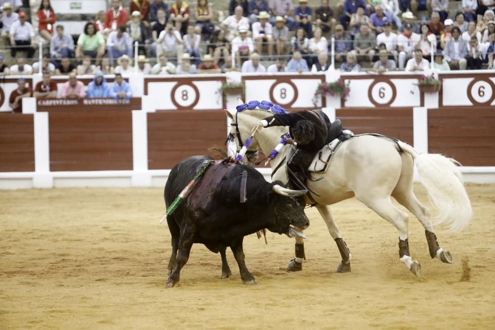 Corrida de rejones en la Feria Taurina de Begoña de 2018.