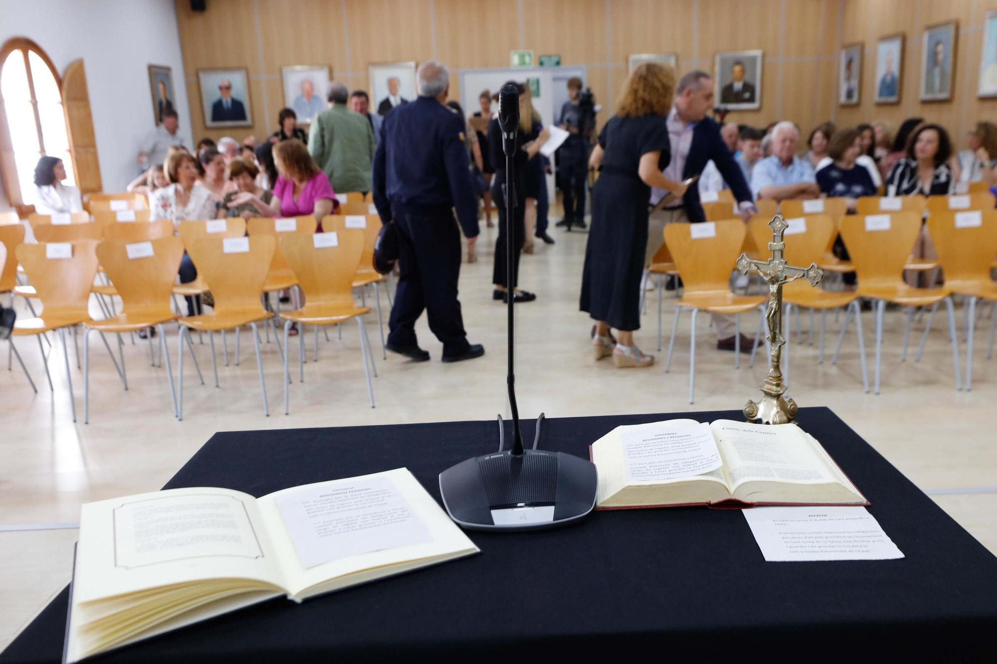 Galería de imágenes de la toma de posesión de Vicent Roig como alcalde de Sant Josep