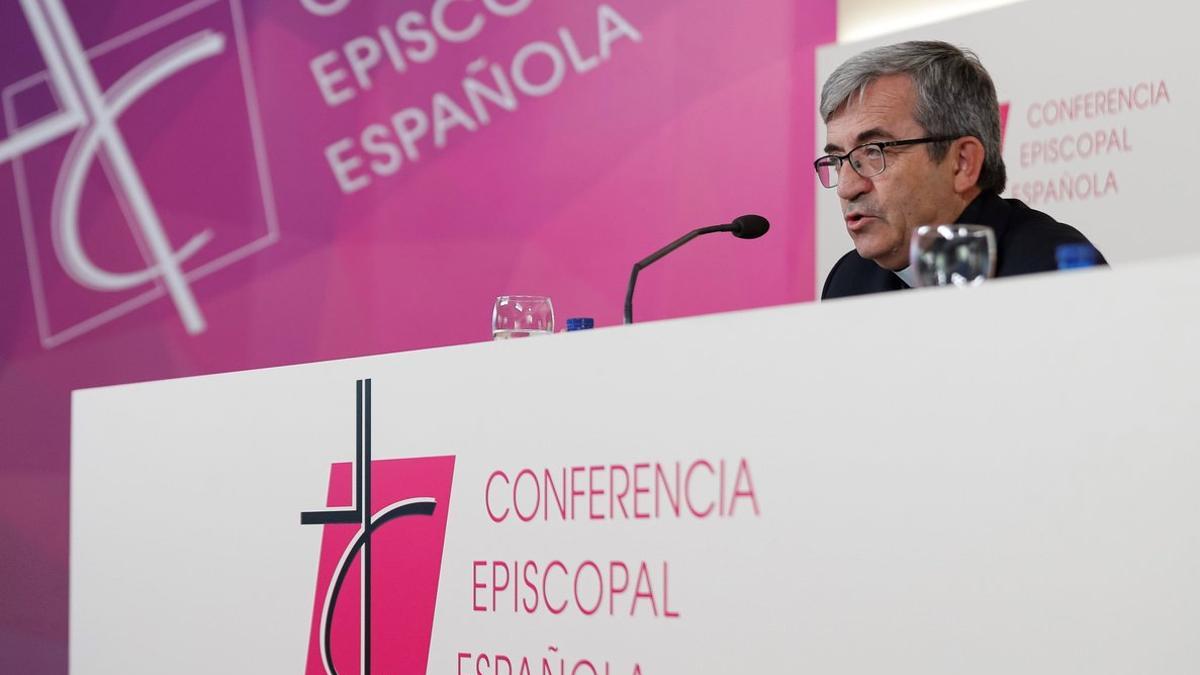 El secretario general y portavoz de la Conferencia Episcopal Española (CEE) y obispo auxiliar de Valladolid, Luis Argüello, este jueves.