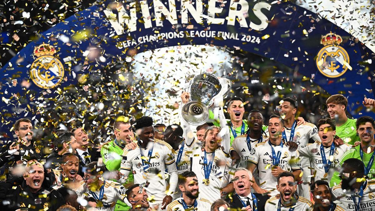 El Real Madrid celebra la victoria en la Final de la Champions League.