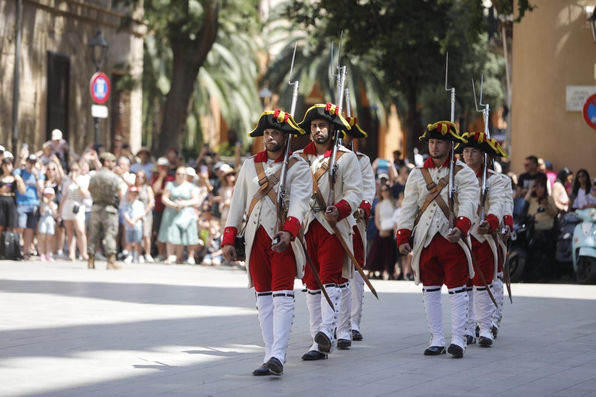 El Ejército celebra el relevo de la Guardia de Honor en Palma