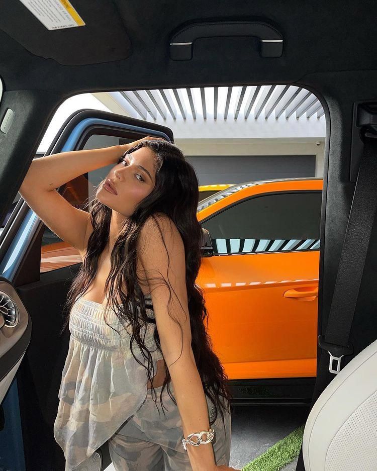 Kylie Jenner posa en su perfil de Instagram entre rumores embarazo