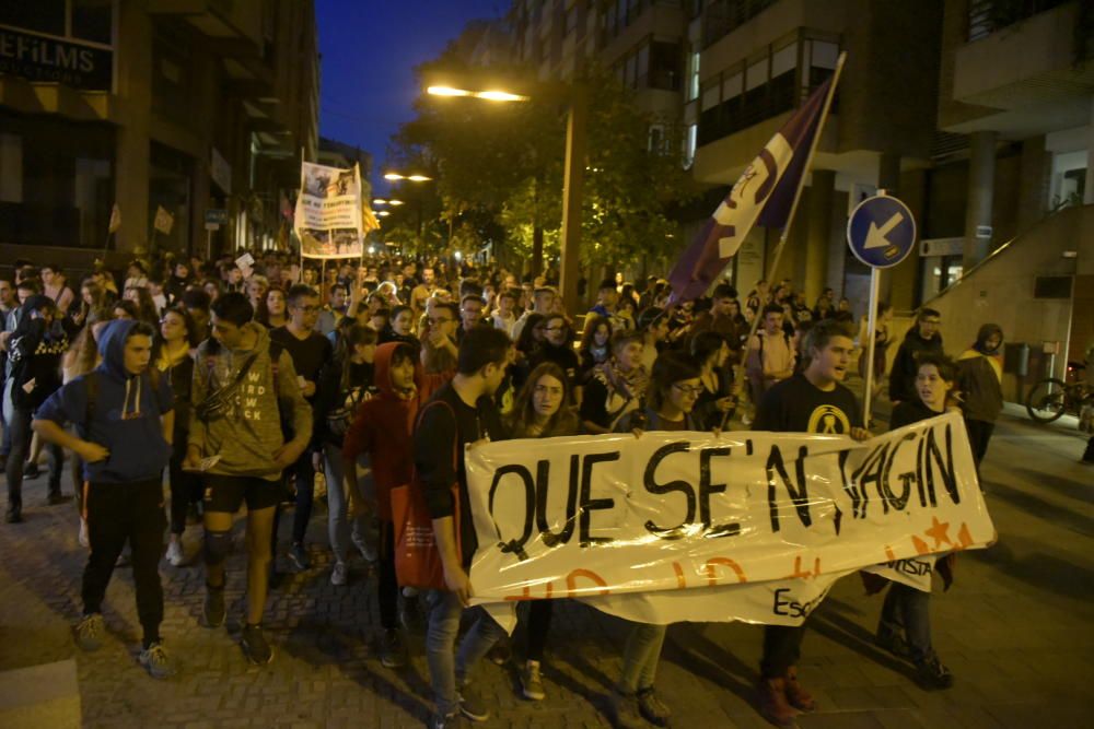 5.000 persones es manifesten a Manresa per protestar contra la repressió policial