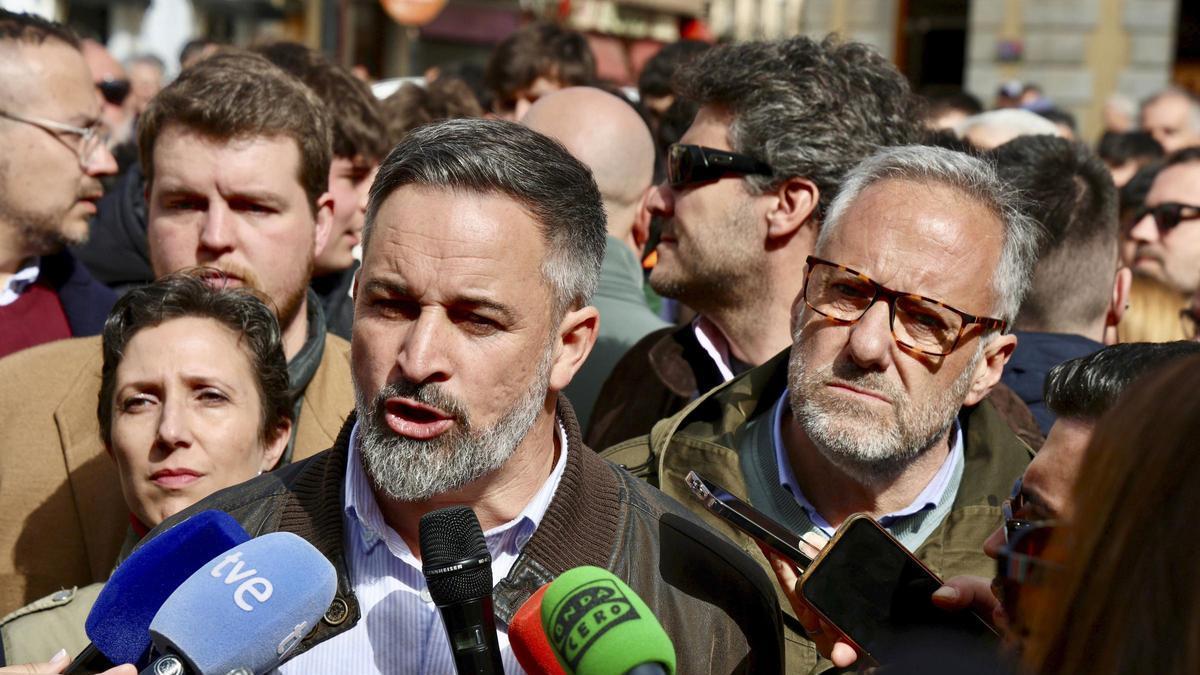 Carlos Pollán, junto a Santiago Abascal.
