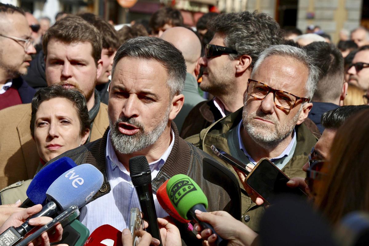 Carlos Pollán, junto a Santiago Abascal.