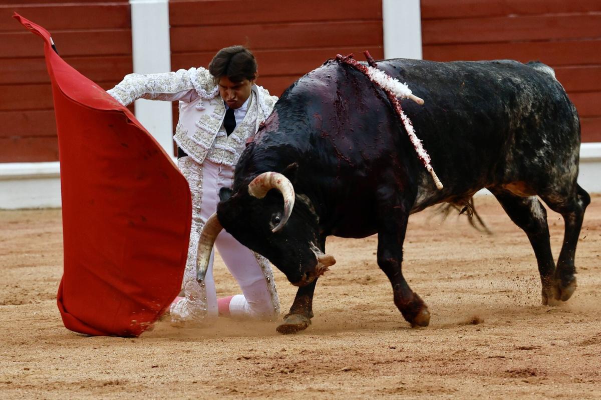 El triunfo de Roca Rey en la feria taurina de Gijón, en imágenes