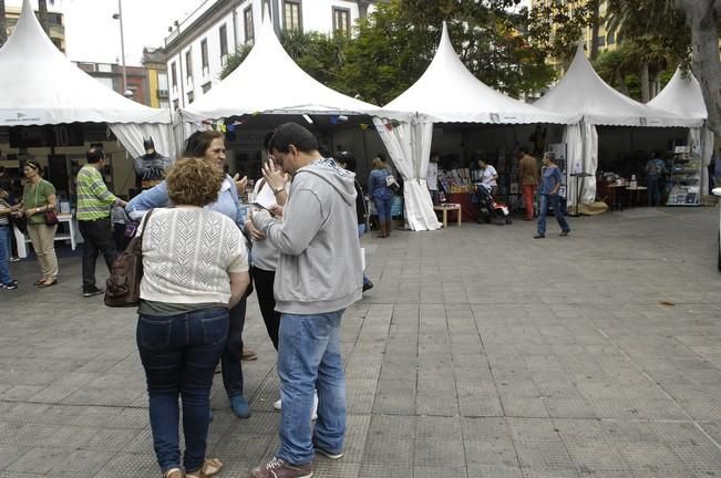 FERIA DEL LIBRO. ENCUENTRO CON LUCIA GALAN