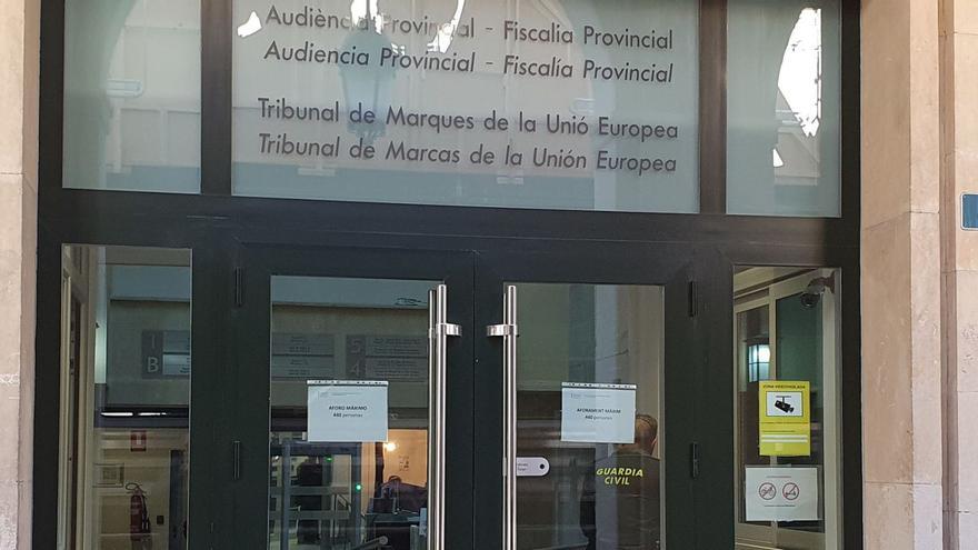 Condenado a 18 años de prisión por violar y robar a su pareja en Alicante