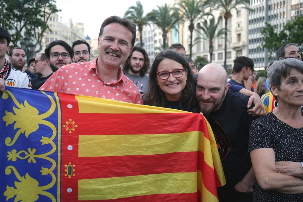 Ambiente en la plaza del Ayuntamiento de València