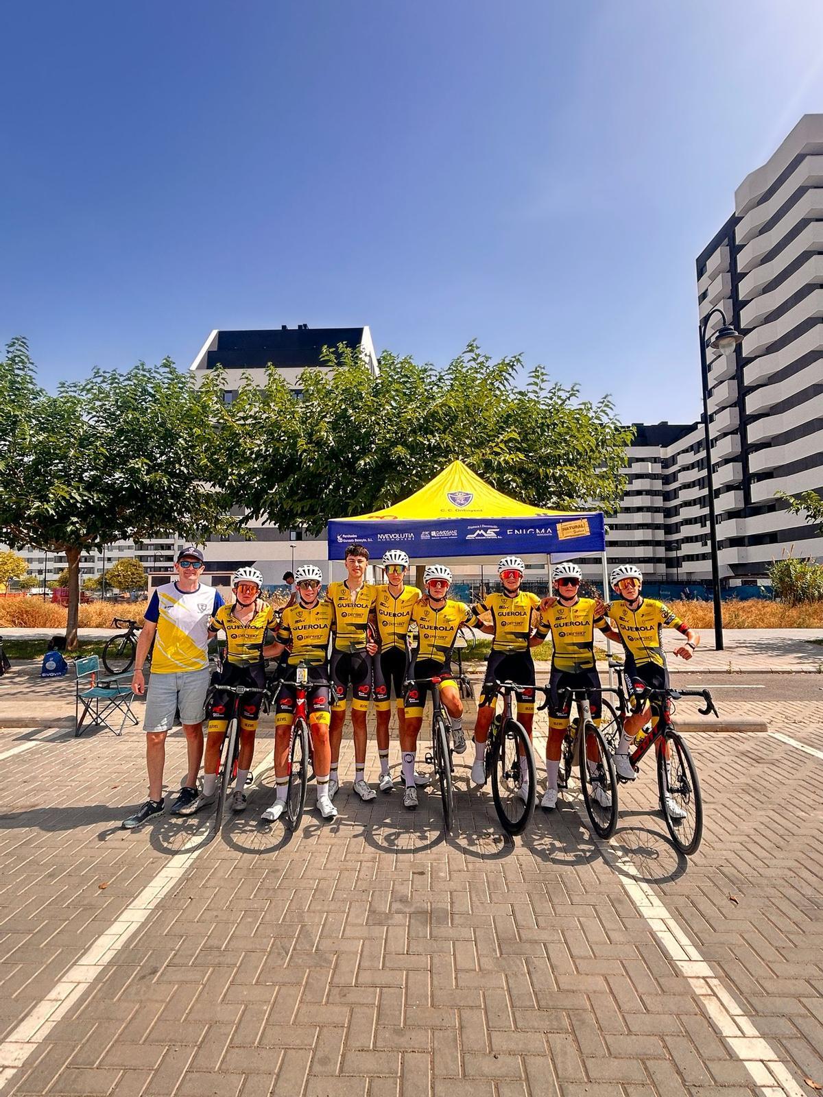 Integrantes del equipo cadete del Club Ciclista Ontinyent en el Trofeo San Onofre.