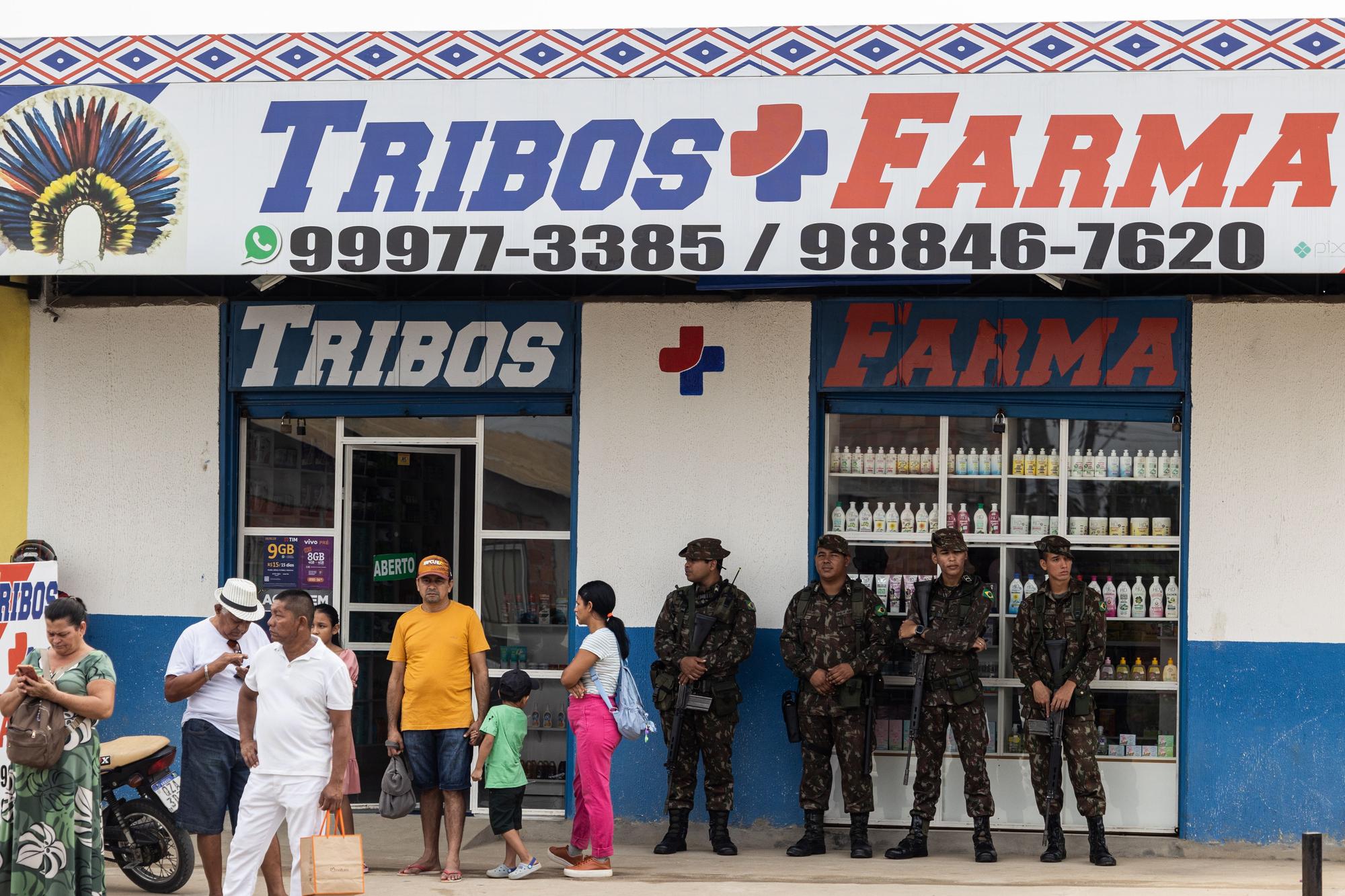 Ejército custodia colegios electorales en Manaos, Brasil