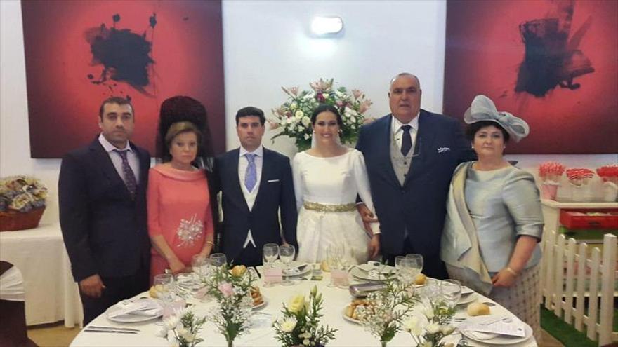 Noelia y Antonio contraen matrimonio en la iglesia de la Asunción de El Carpio