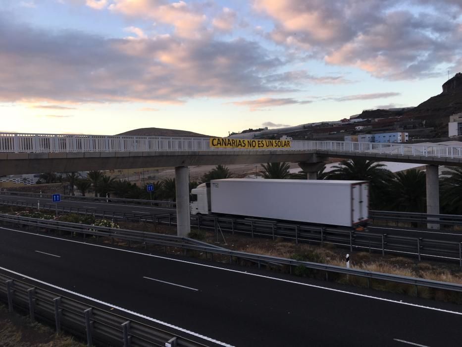 Las Palmas de Gran Canaria amanece con pancartas contra la ley del suelo (27/05/17)