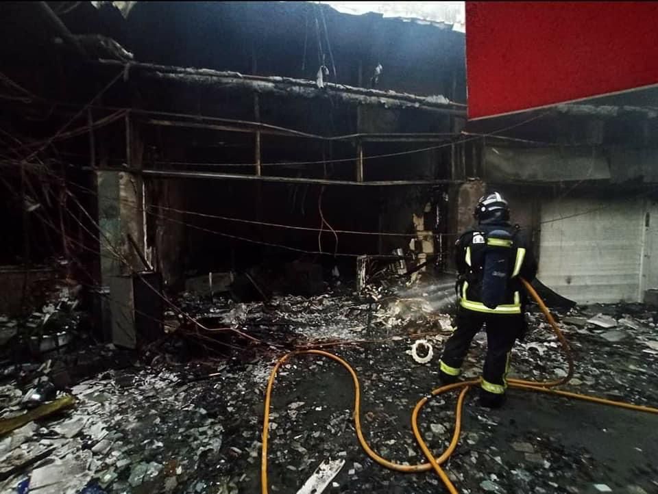 Seis locales afectados por el incendio en el centro comercial Plaza Maspalomas