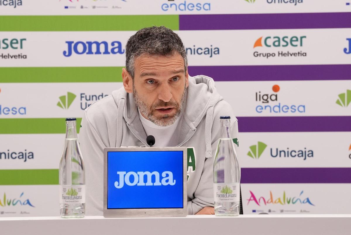 Ibon Navarro, durante la rueda de prensa.