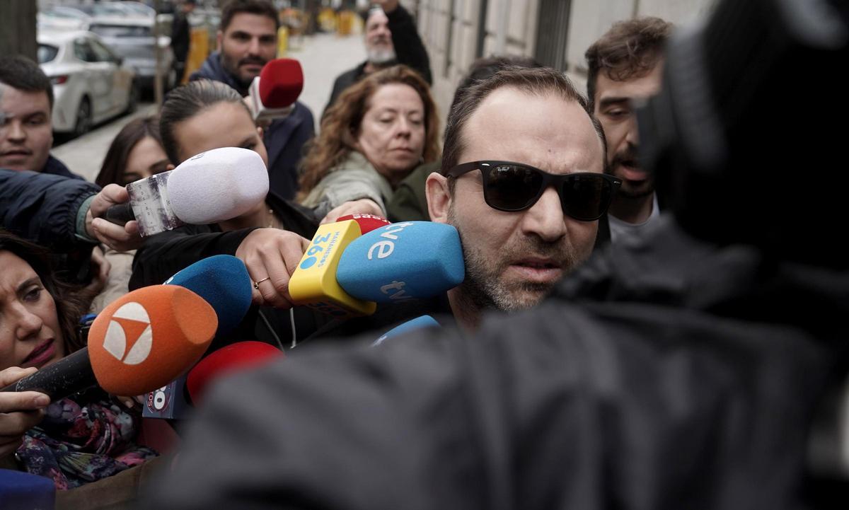 Víctor Ábalos, a la salida del Supremo. Juicio a José Luis Ábalos y Koldo García en el Supremo