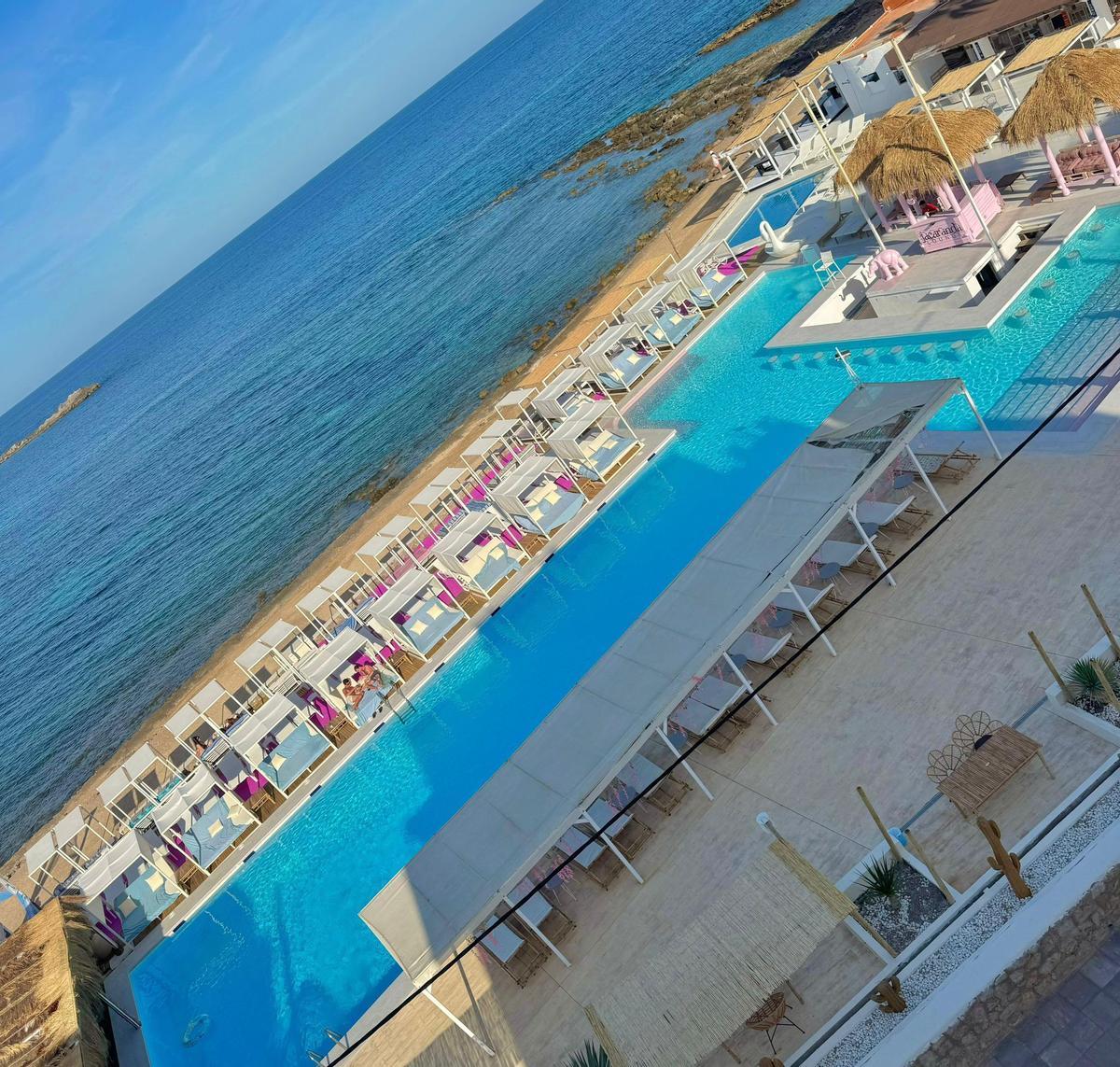 La piscina de Jacaranda Lounge.
